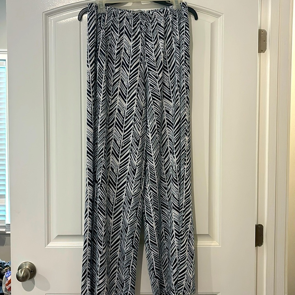 Navy and white flowing pants